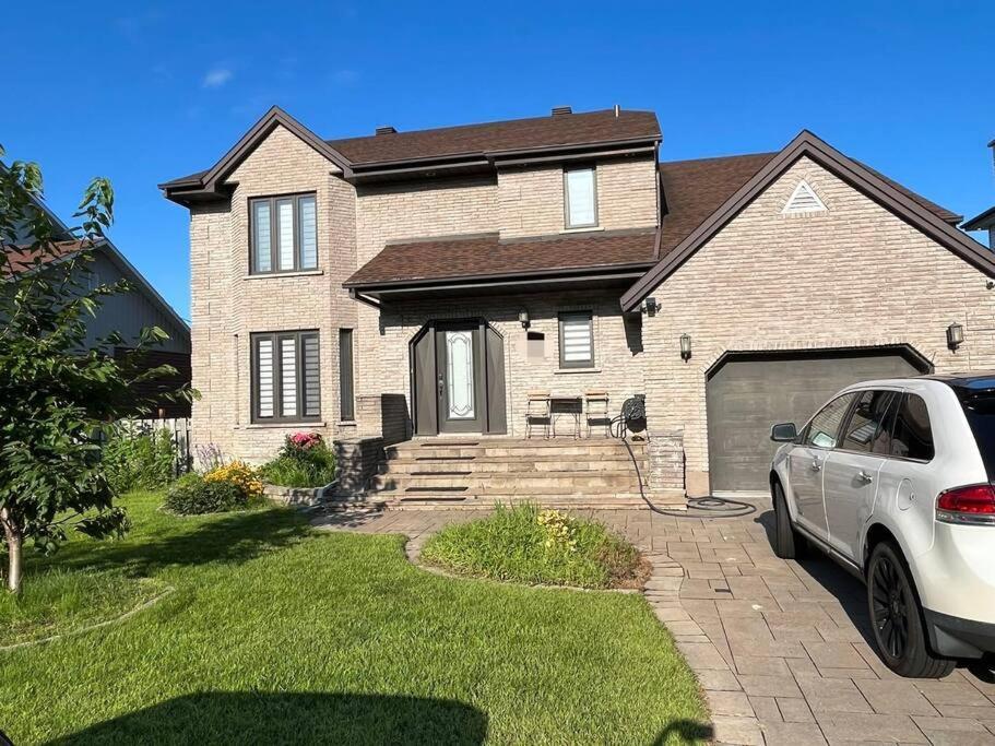 Emily'S Charming House Villa Brossard Exterior photo